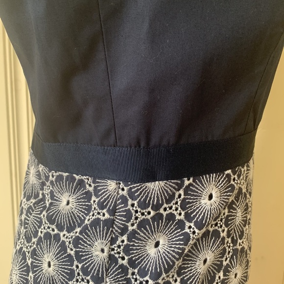 Vineyard Vines Dress Navy and White Size 2 - Picture 6 of 10